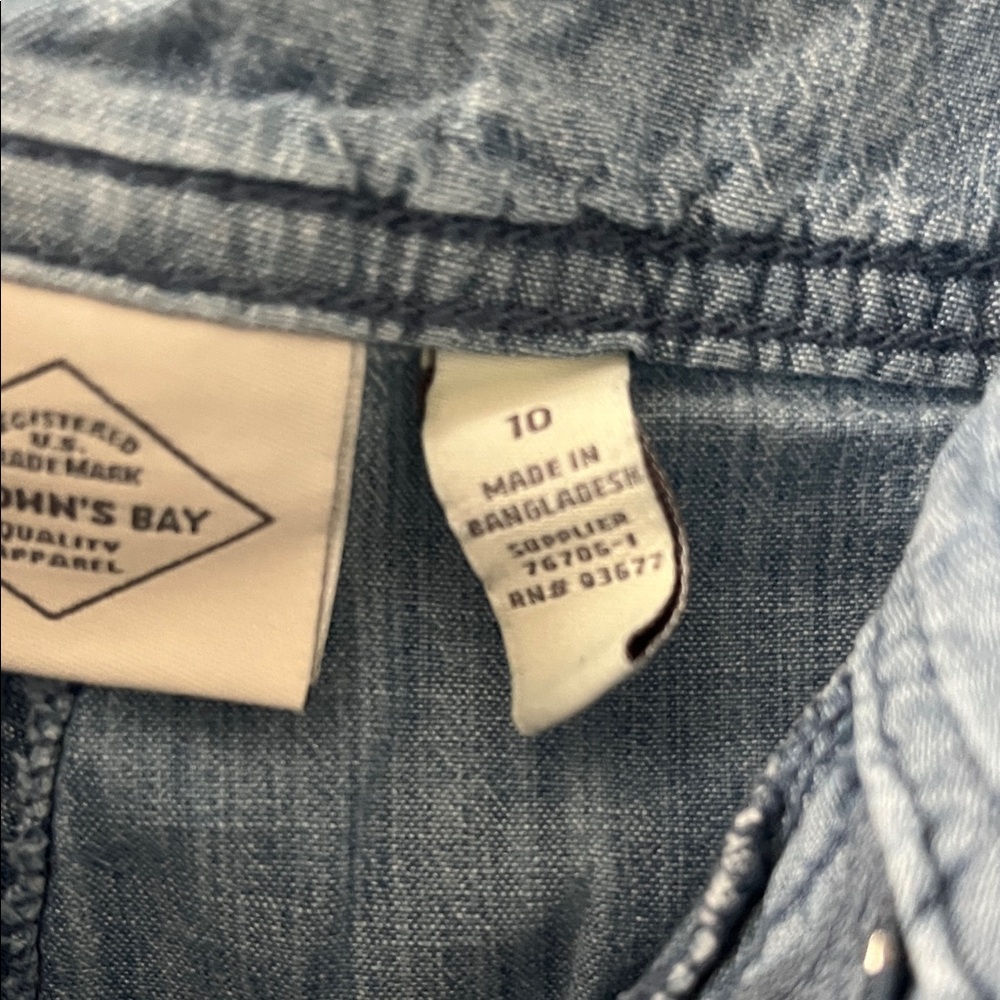 St. John's Bay Light Wash Cargo Denim Shorts - Picture 11 of 11